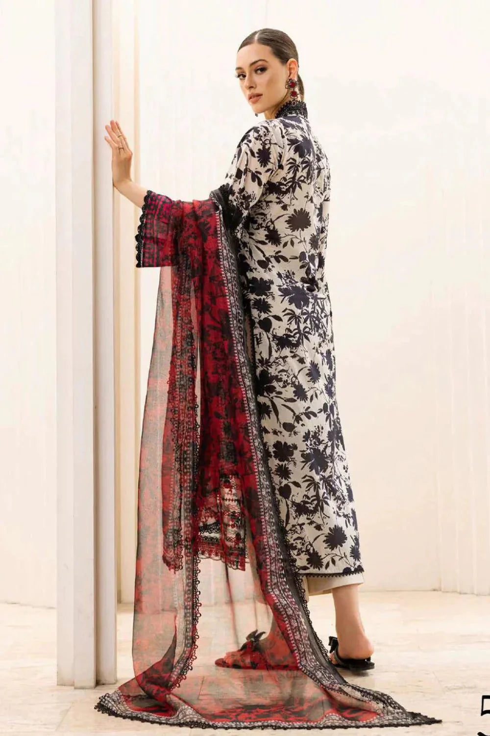 BAROQUE - 3PC Lawn Printed Shirt With Voile Printed Dupatta-1515 e-Multi Mart Zone