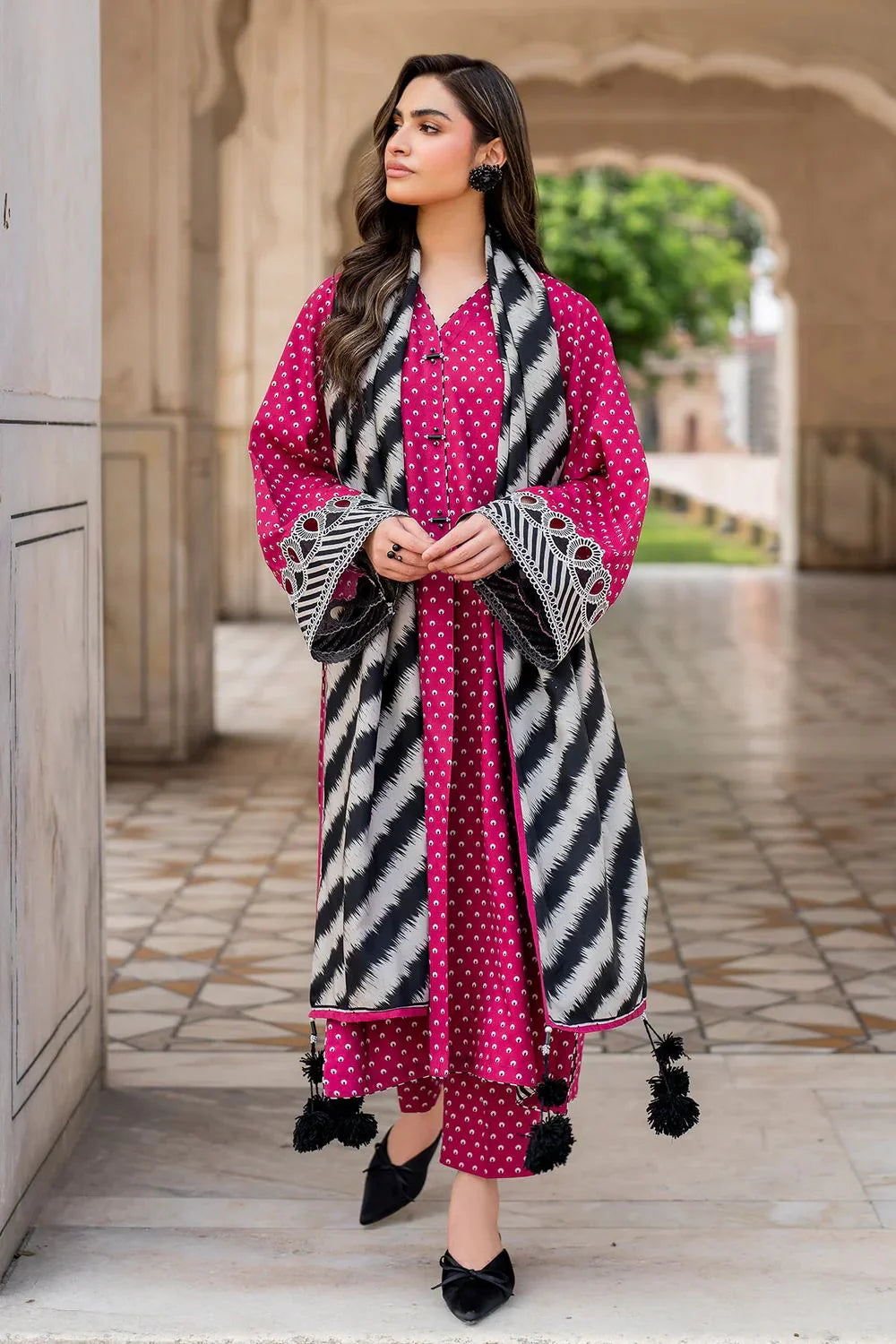 BAROQUE - 3PC Lawn Printed Shirt With Voile Printed Dupatta-1511 e-Multi Mart Zone